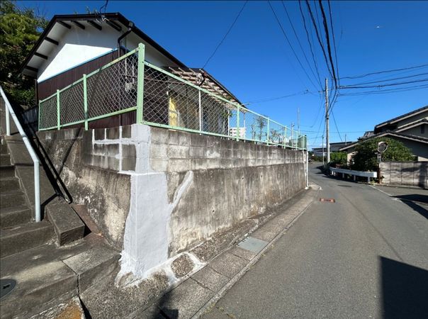 小鶴1丁目 古屋付き土地 前面道路含む外観 前面道路含む外観