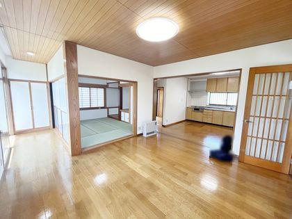 西の平二丁目 中古戸建 リビング