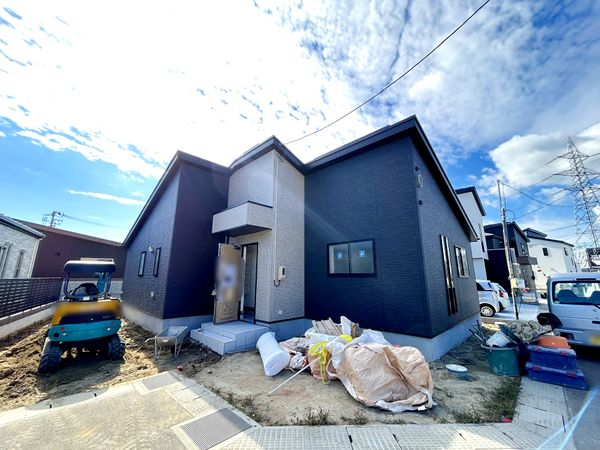 高館吉田字前沖 平屋新築戸建 前面道路含む外観 高館吉田字前沖 平屋新築戸建 前面道路含む外観