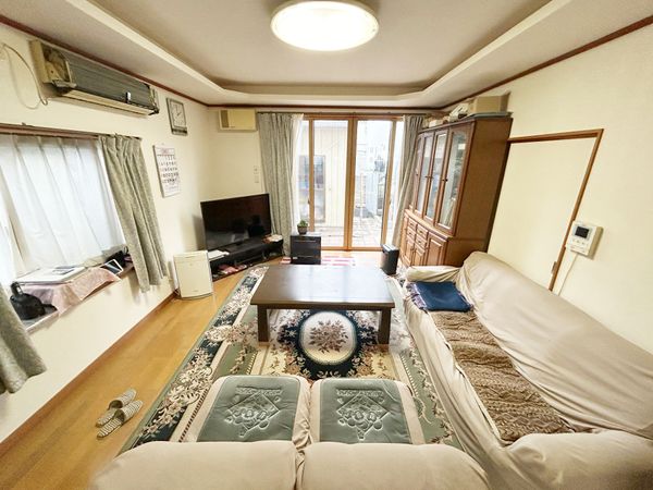 名取市手倉田字堰根 戸建 リビング 名取市手倉田字堰根 戸建 リビング