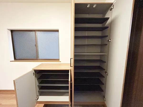 シューズボックス