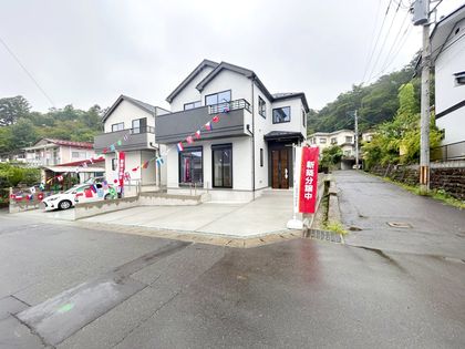 前面道路含む外観