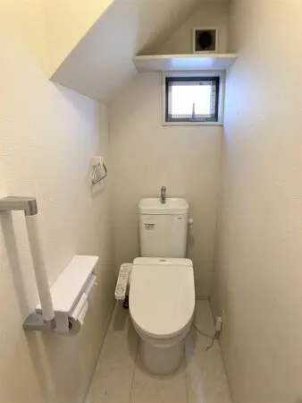 1階トイレシャワー機能付きのトイレ。