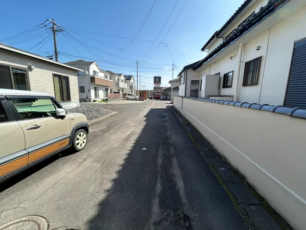 前面道路含む外観