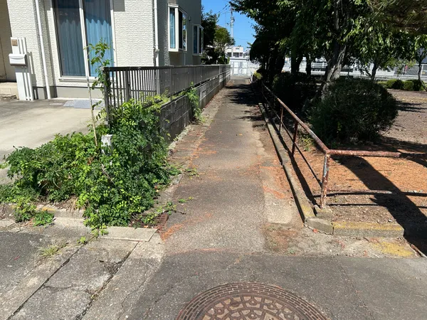 東側歩道