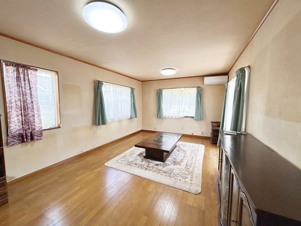 名取市ゆりが丘2丁目 戸建 リビング 名取市ゆりが丘2丁目 戸建 リビング