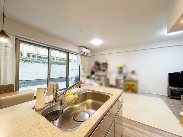 プレミストあすとテラス リビング