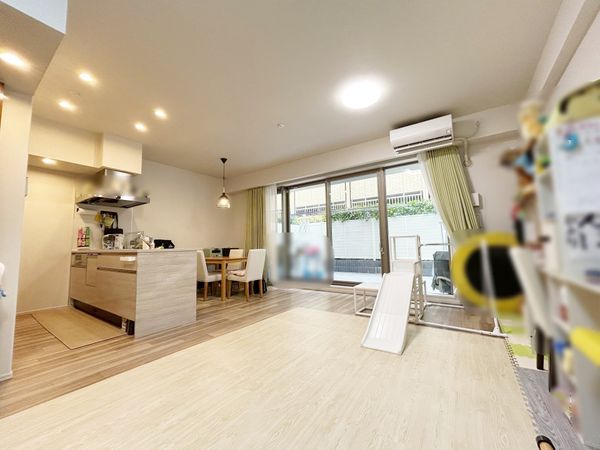 プレミストあすとテラス リビング