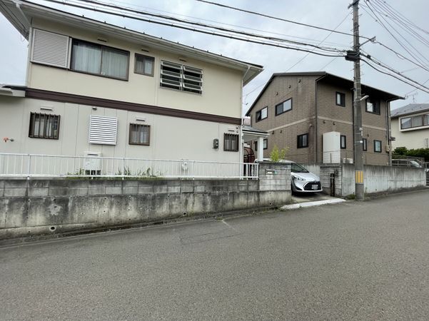 前面道路含む外観