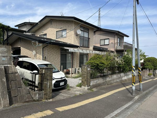 前面道路含む外観