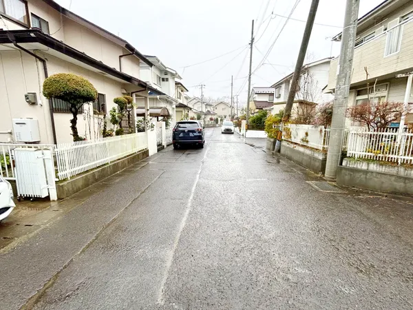 前面道路含む外観