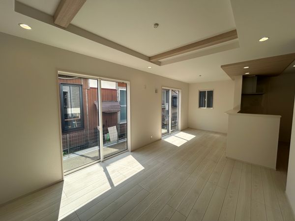 中倉2丁目 新築戸建 リビング