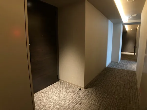 買い物帰りやお子様を抱っこしている時などに便利なスマートキー。防犯面でも優れています。