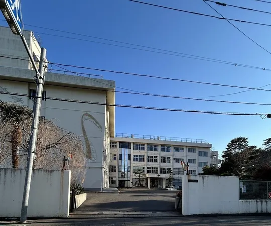 徒歩9分（約650ｍ）
