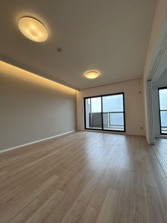 ロイヤルコート河原町 風ウイング リビング ロイヤルコート河原町 風ウイング リビング