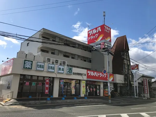 徒歩４分。