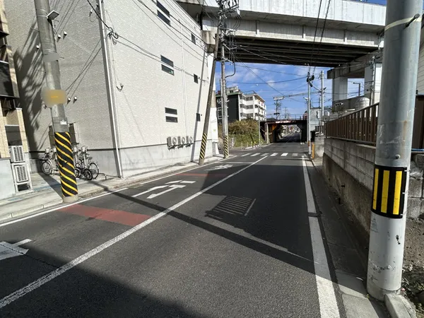 前面道路含む外観