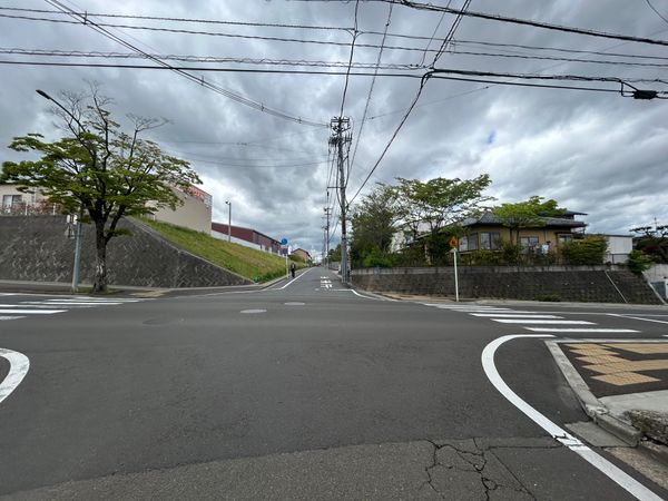 前面道路含む外観