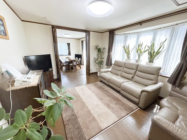 国見ケ丘1丁目 戸建 リビング