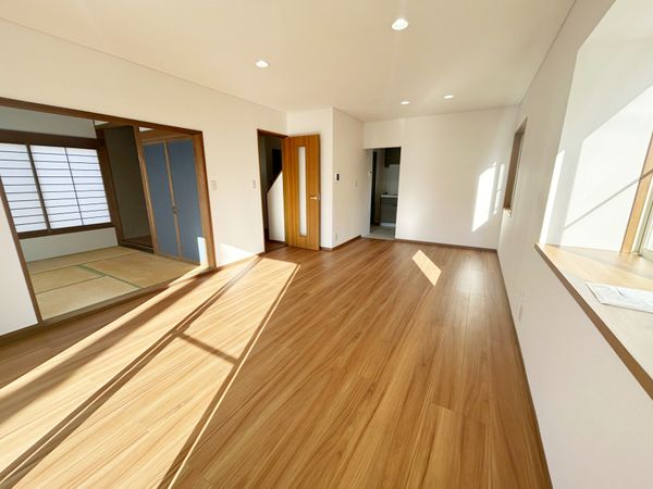 桜ヶ丘6丁目 中古戸建 リビング リビング