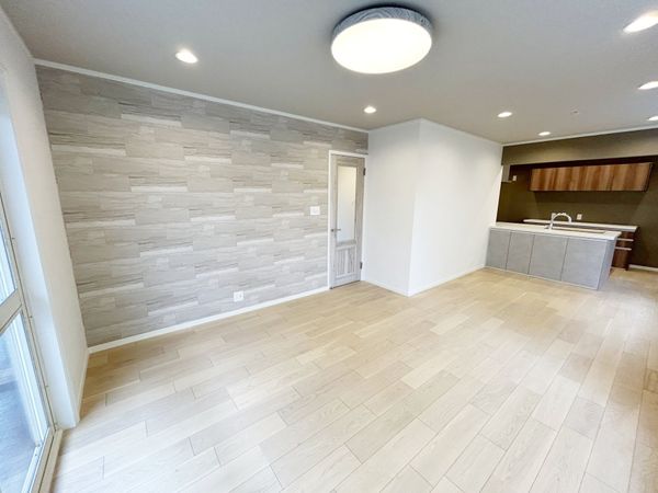 南吉成5丁目 戸建 リビング