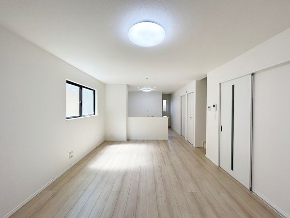 南中山3丁目 新築戸建 リビング