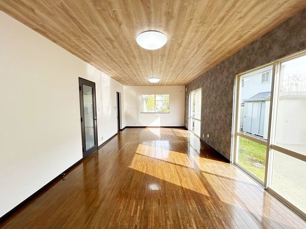 住吉台東5丁目 中古戸建 リビング 住吉台東5丁目 中古戸建 リビング