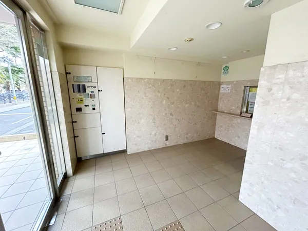 通風換気に優れた窓のある浴室は浴室乾燥機が装備されております。