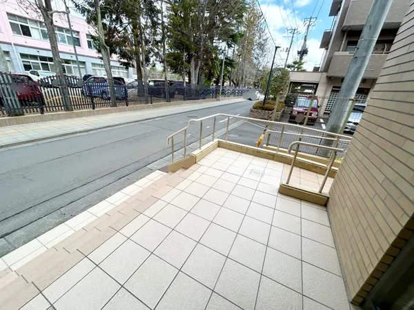 全窓断熱・結露に配慮した複層ガラス仕様です。