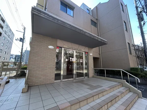 通風換気に優れたキッチンはIHクッキングヒーターが装備されております。