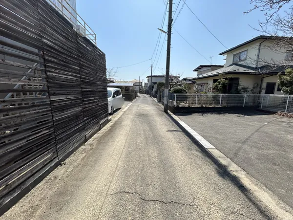 前面道路含む外観