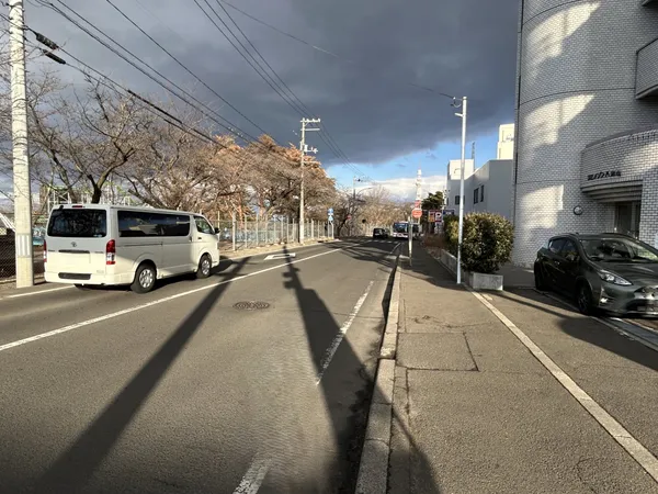 前面道路含む外観