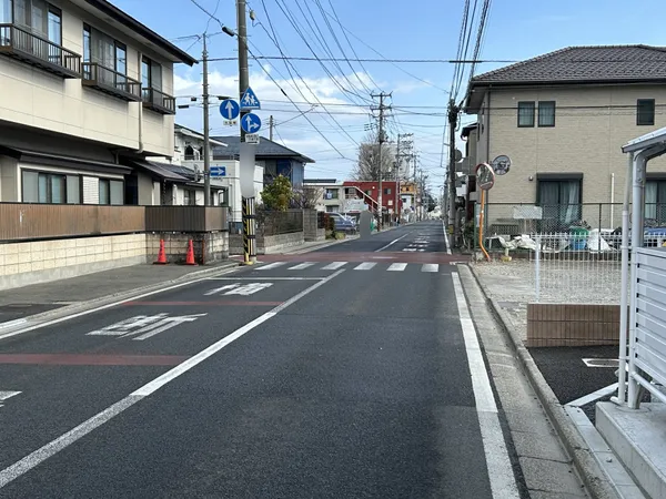 前面道路含む外観