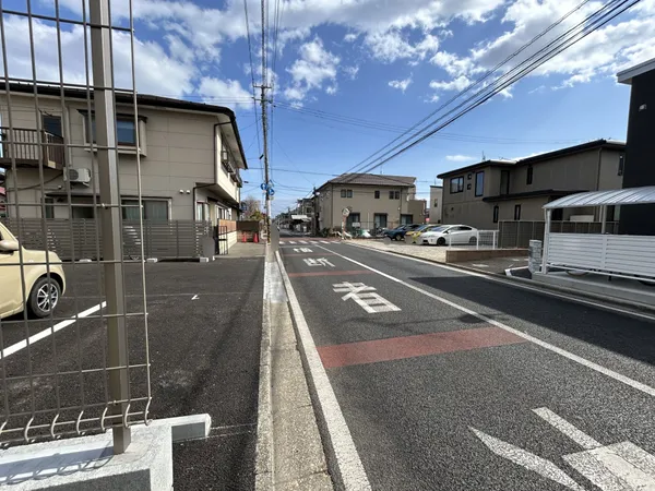 前面道路含む外観