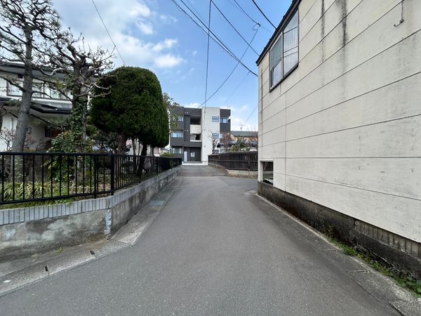 前面道路含む外観