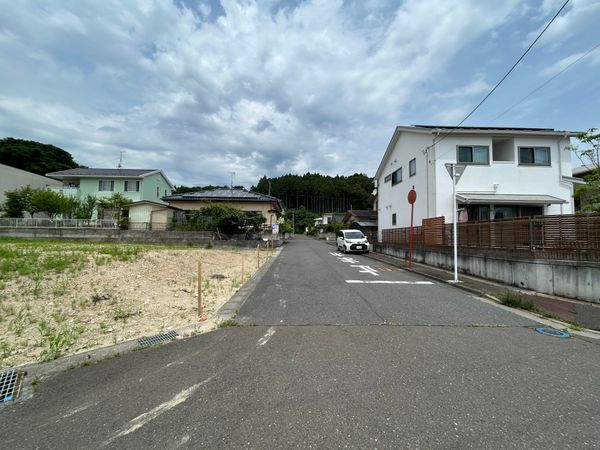 利府町神谷沢字南沢 新築戸建 3号棟 前面道路含む外観 利府町神谷沢字南沢 新築戸建 3号棟 前面道路含む外観