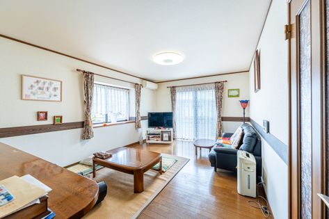 今泉2丁目 中古戸建 リビング