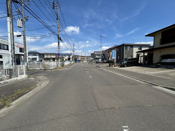 前面道路含む外観