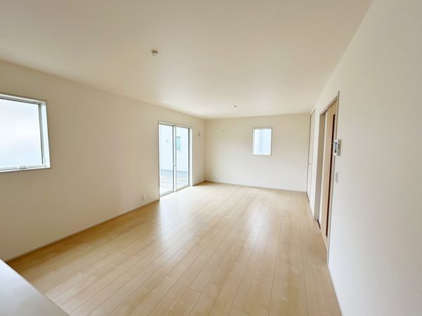 上飯田三丁目 新築一戸建 3号棟 リビング