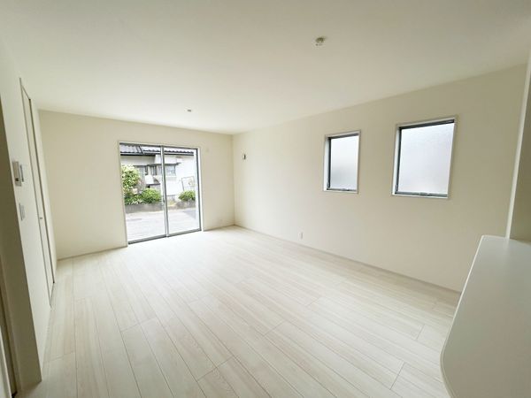 上飯田三丁目 新築一戸建 4号棟 リビング