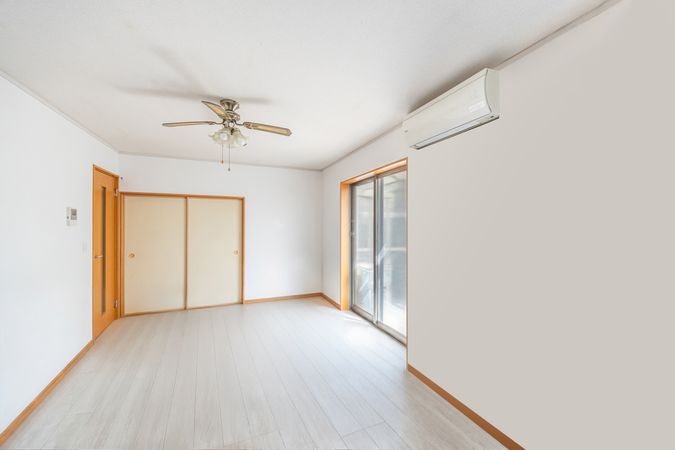 鶴巻1丁目 戸建 リビング