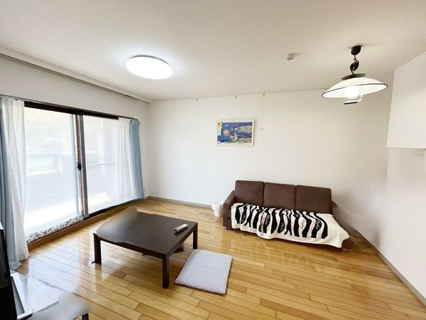 ロイヤルコート河原町 緑ウイング リビング ロイヤルコート河原町 緑ウイング リビング