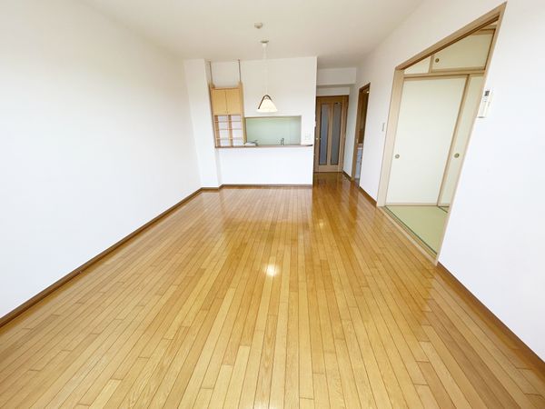 ロイヤルコート河原町 緑ウイング リビング