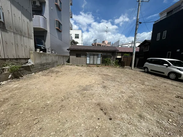 建築条件付きの土地ではございません。お好きなハウスメーカーで建築可能です。
