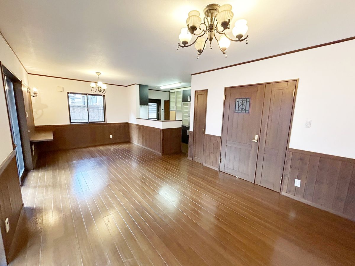 上杉4丁目 ニ世帯住宅 リビング リビング