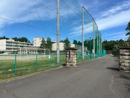 ○仙台市立八乙女中学校（約580ｍ）