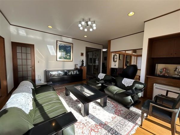 中古戸建 鶴ケ谷一丁目 リビング 中古戸建 鶴ケ谷一丁目 リビング