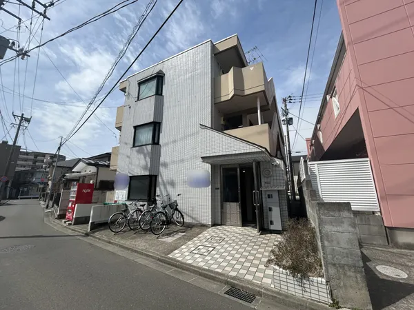 周辺に高い建物がなく、日当たり良好です。