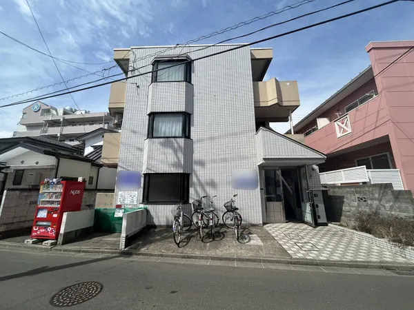 周辺に高い建物がなく、日当たり良好です。