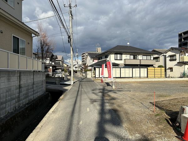 口田南1丁目 土地 前面道路含む外観 口田南1丁目 土地 前面道路含む外観